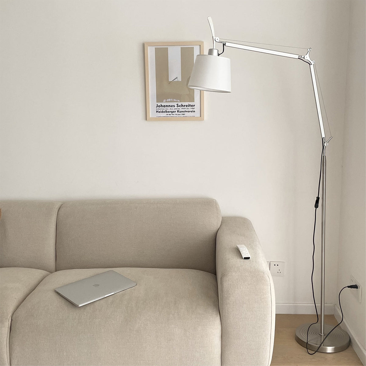 Modern Classic Floor Lamp – detail 4