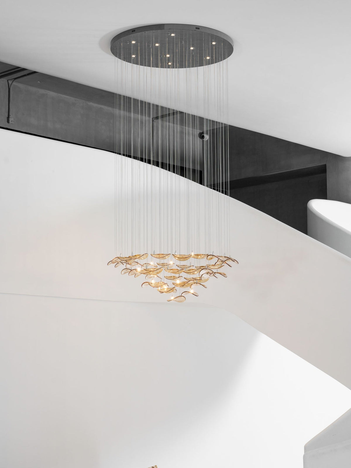 Wave Floating Leaf Chandelier - Vakkerlight