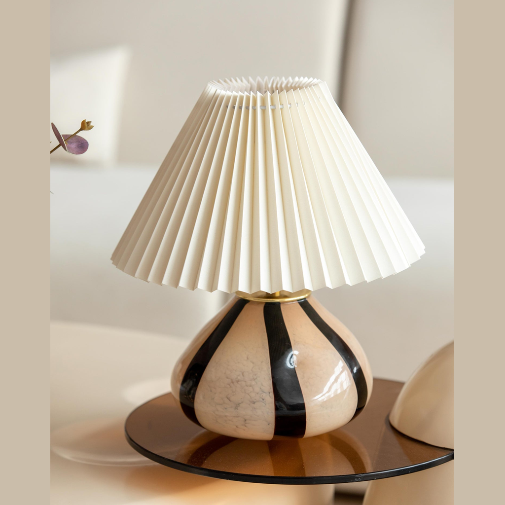 Lampada da tavolo plissettata Sanino